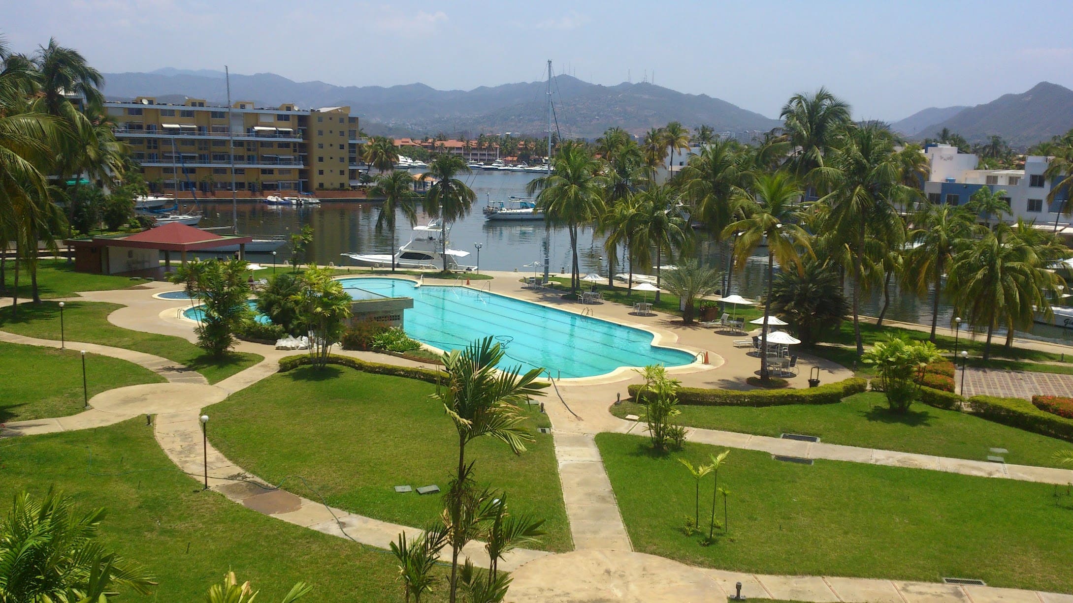 Villa vacacional en alquiler en Venezuela - Edo. Anzoátegui - Lechería - Villa 540